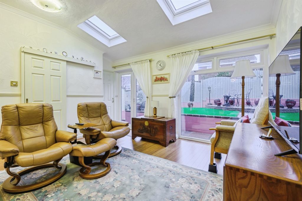 Property photo 2 of 25