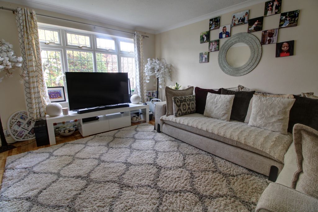 Property photo 2 of 8 Photo #2