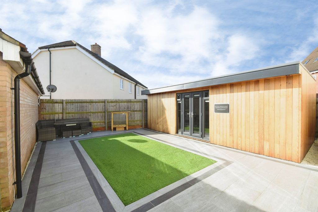 Property photo 3 of 22