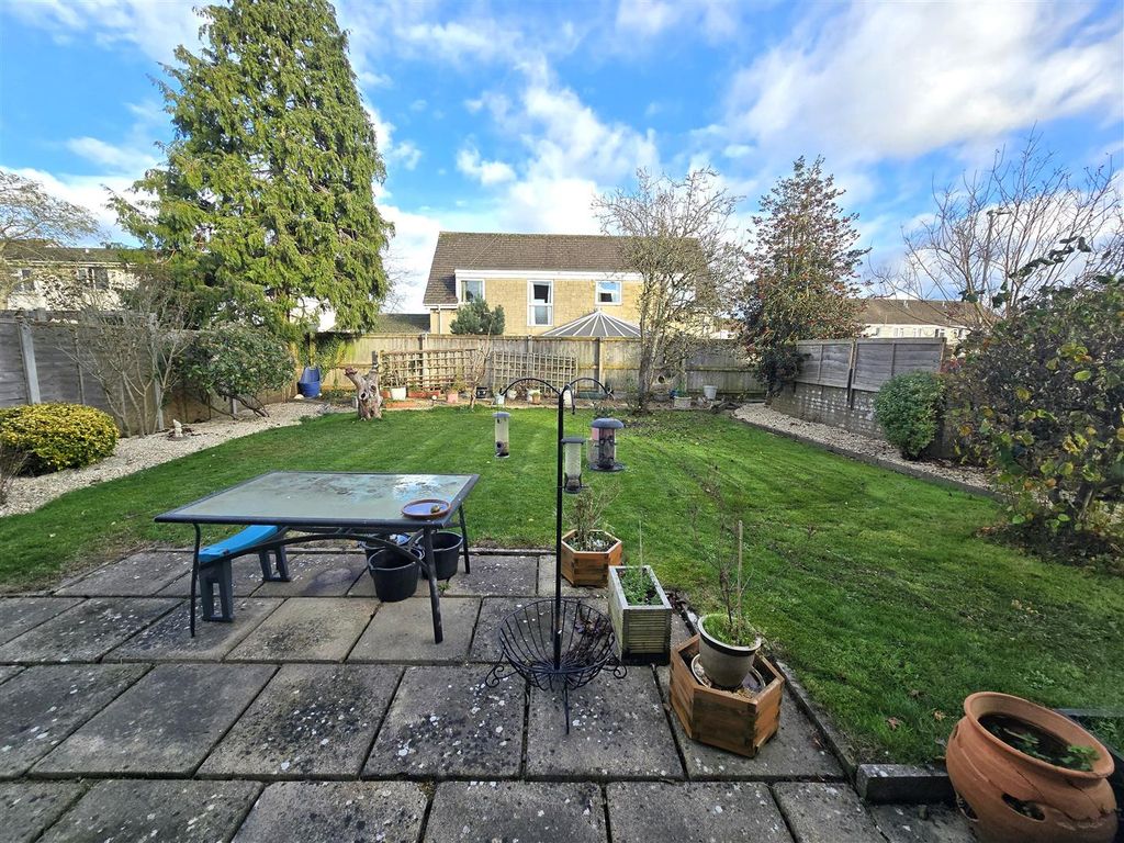 Property photo 2 of 14 Garden.Jpg