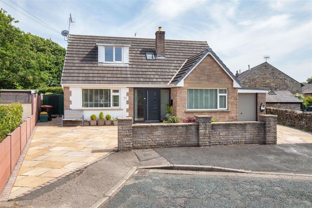 Property photo 1 of 32