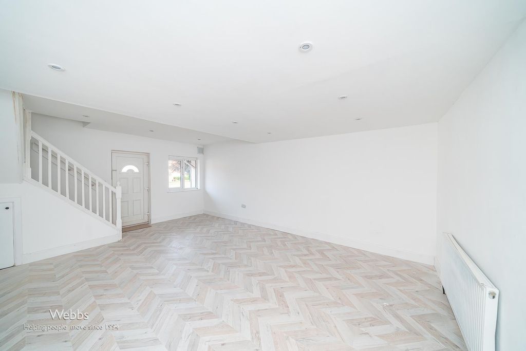 Property photo 2 of 18 Â© Webbs Estate Agents Â© (43 Of 124).Jpg