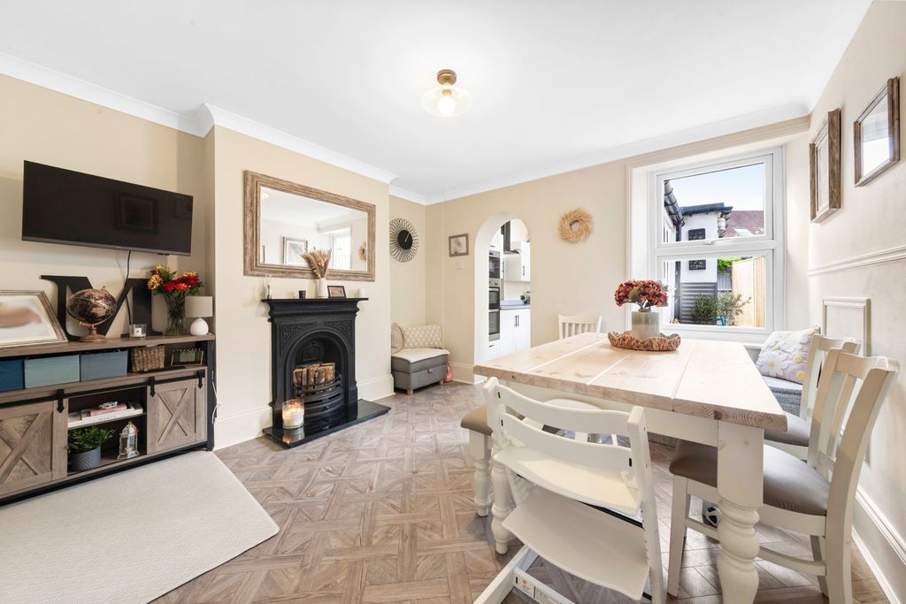 Property photo 2 of 24