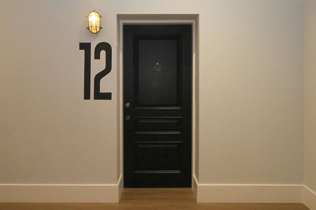 Property photo 3 of 27 Entrance
