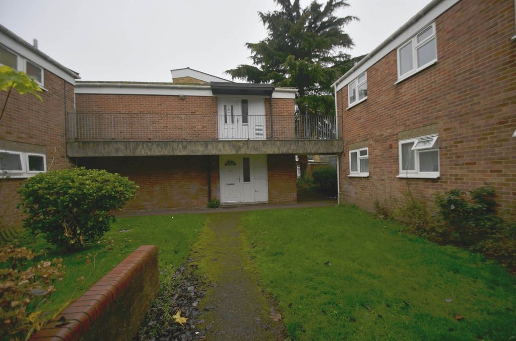 Property photo 2 of 8