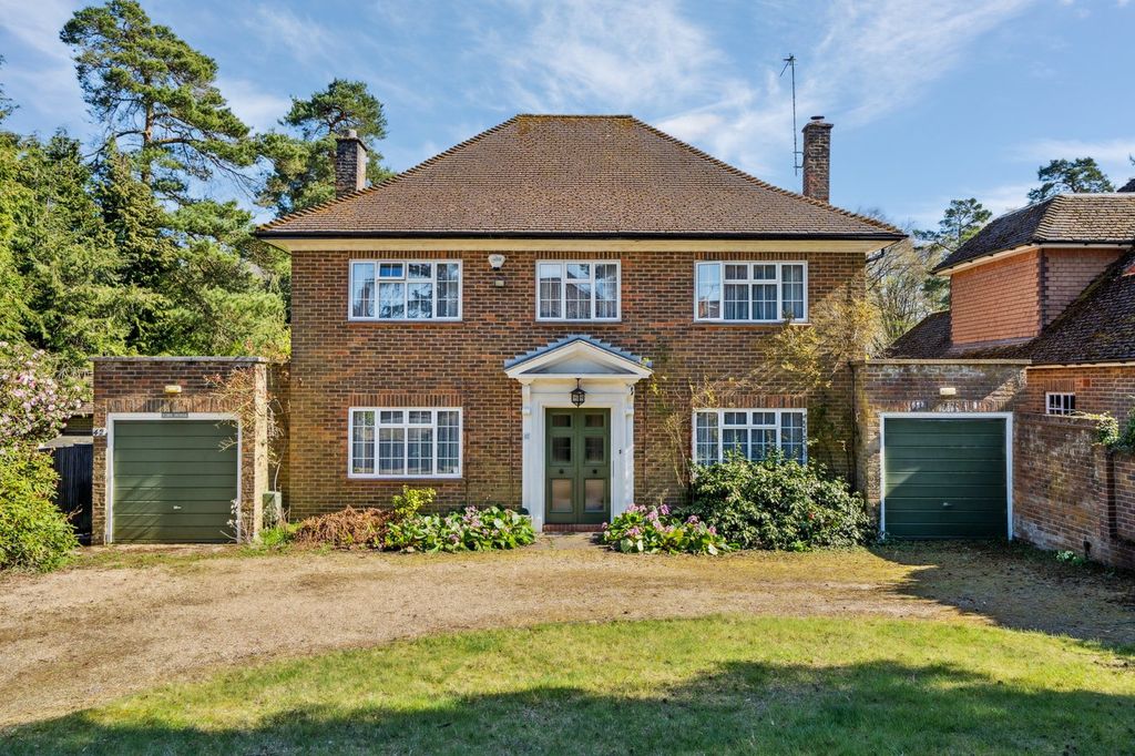 Property photo 2 of 27