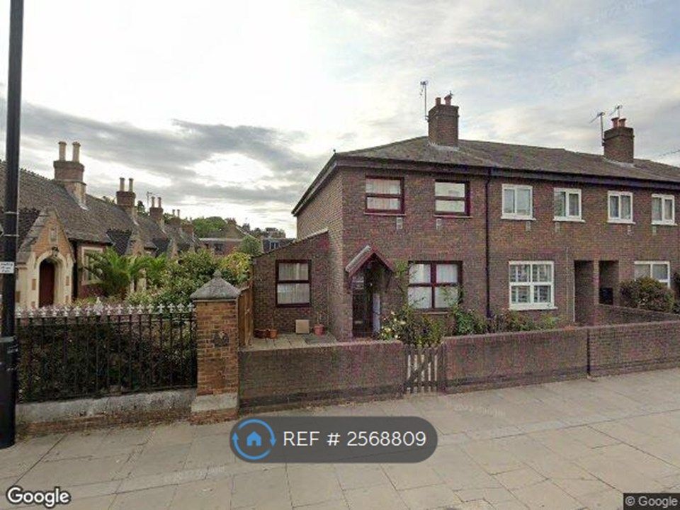 Property photo 1 of 16 4 Bedroom End Of Terrace Property Available