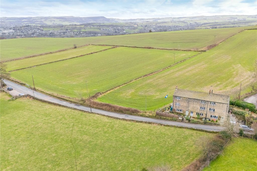 Property photo 2 of 21 Views