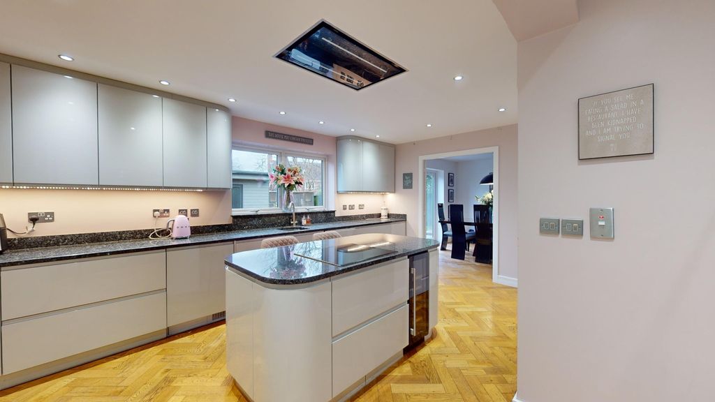 Property photo 2 of 35 3198205