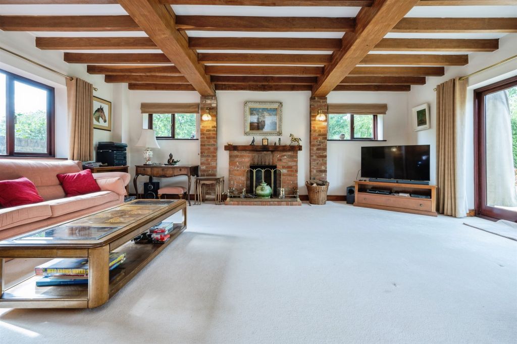 Property photo 2 of 33