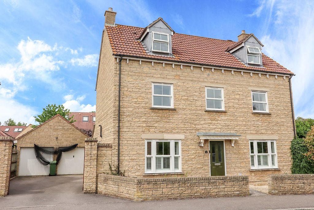 Property photo 1 of 19