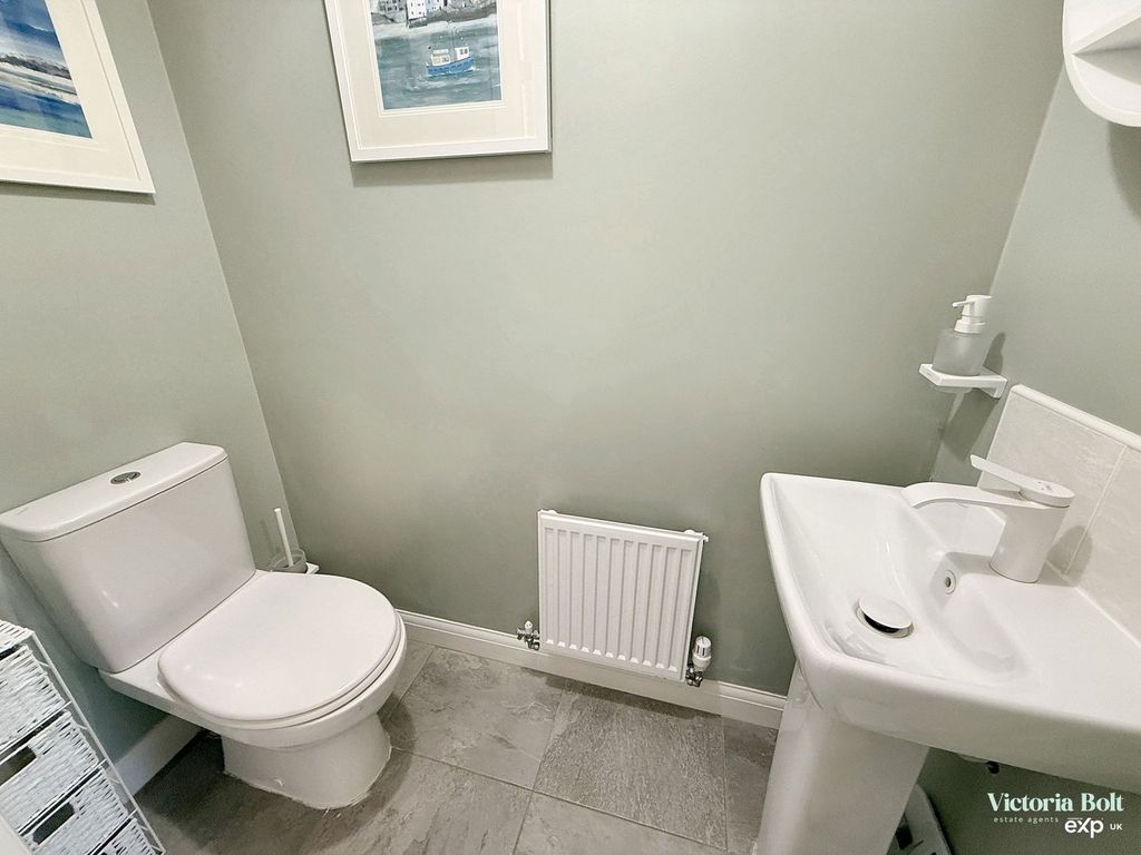 Property photo 3 of 24