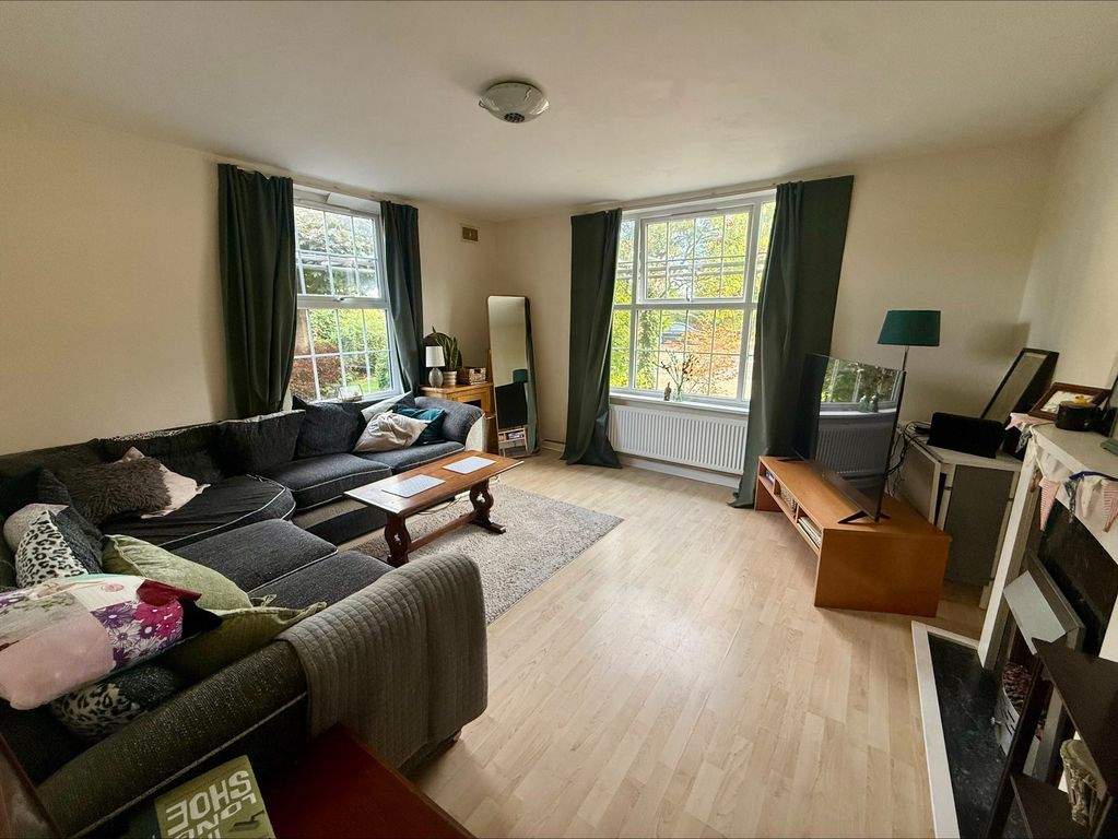 Property photo 3 of 6