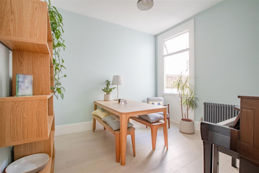 Property photo 3 of 16 Dining Room