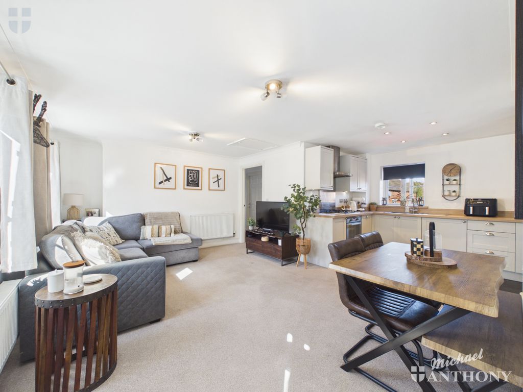 Property photo 3 of 9 Cam02773G0-Pr0474-Still004