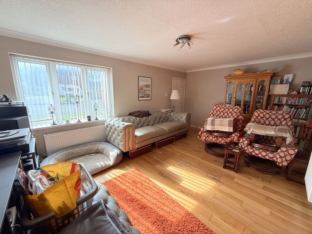 Property photo 3 of 12 Gallery