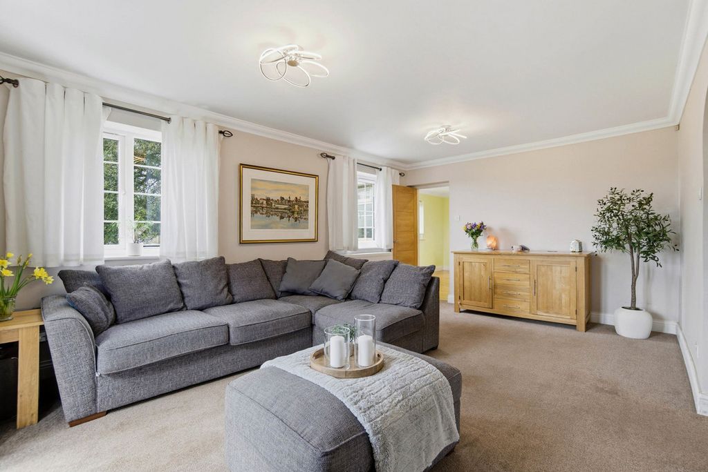 Property photo 2 of 29