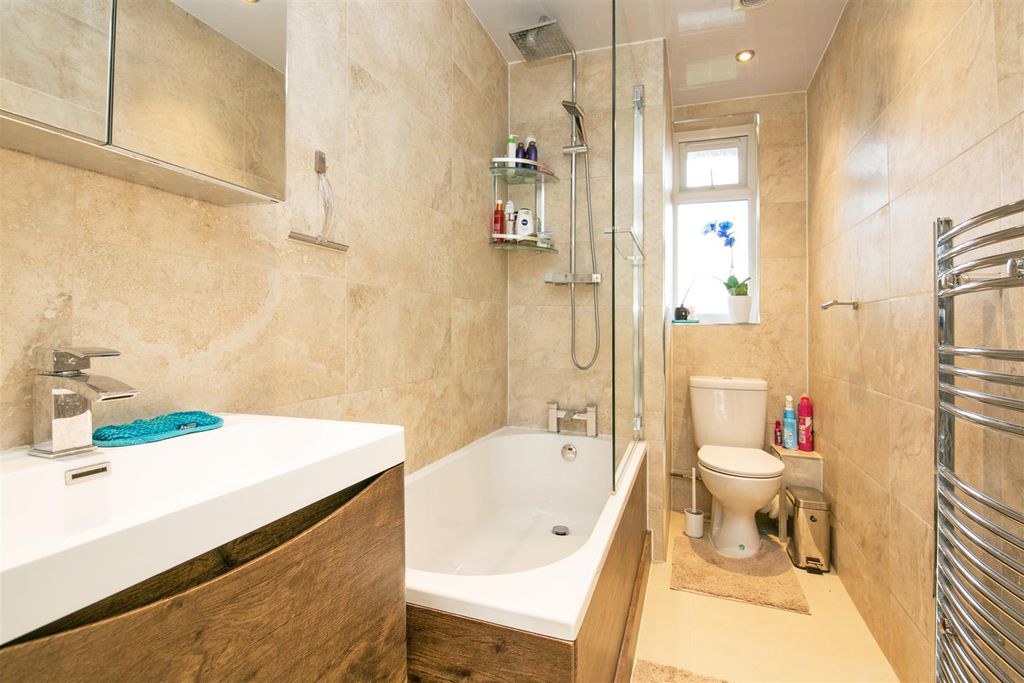 Property photo 3 of 6 Spring House 205 Kingston Road Sw19 Bathroom