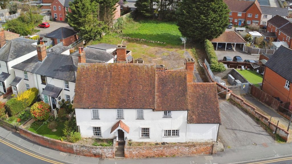 Property photo 2 of 17