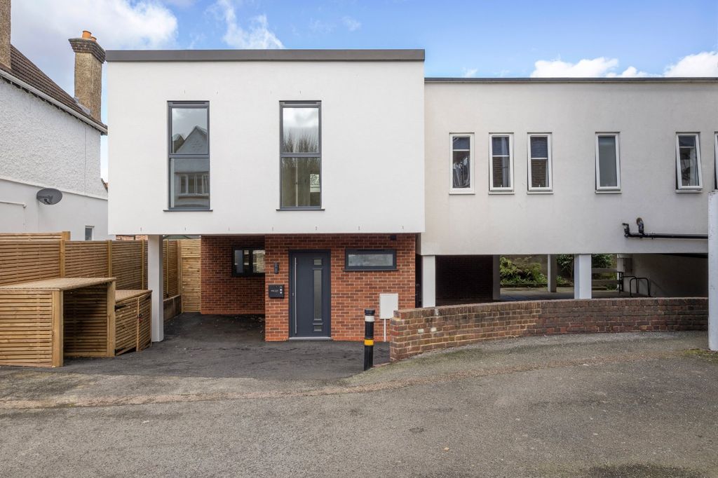 Property photo 1 of 12 Picture No. 02