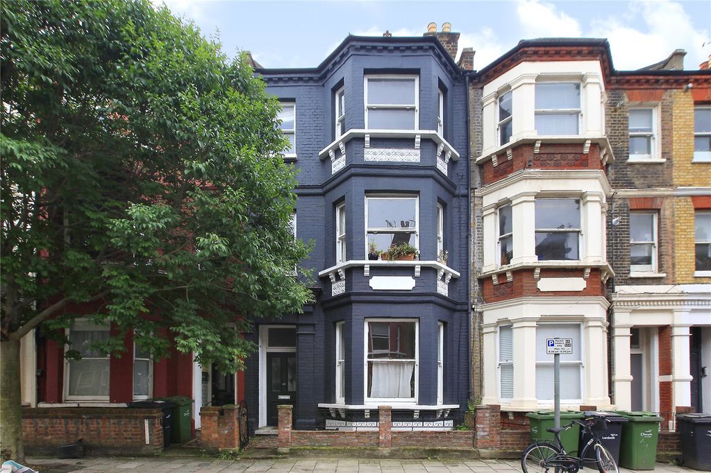 Property photo 1 of 11