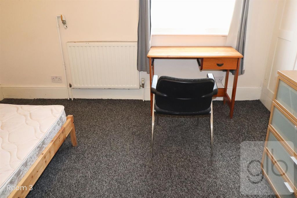 Property photo 2 of 7 11.Png