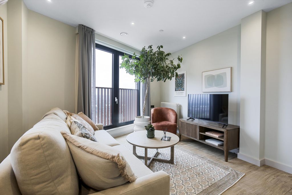 Property photo 2 of 23 Image