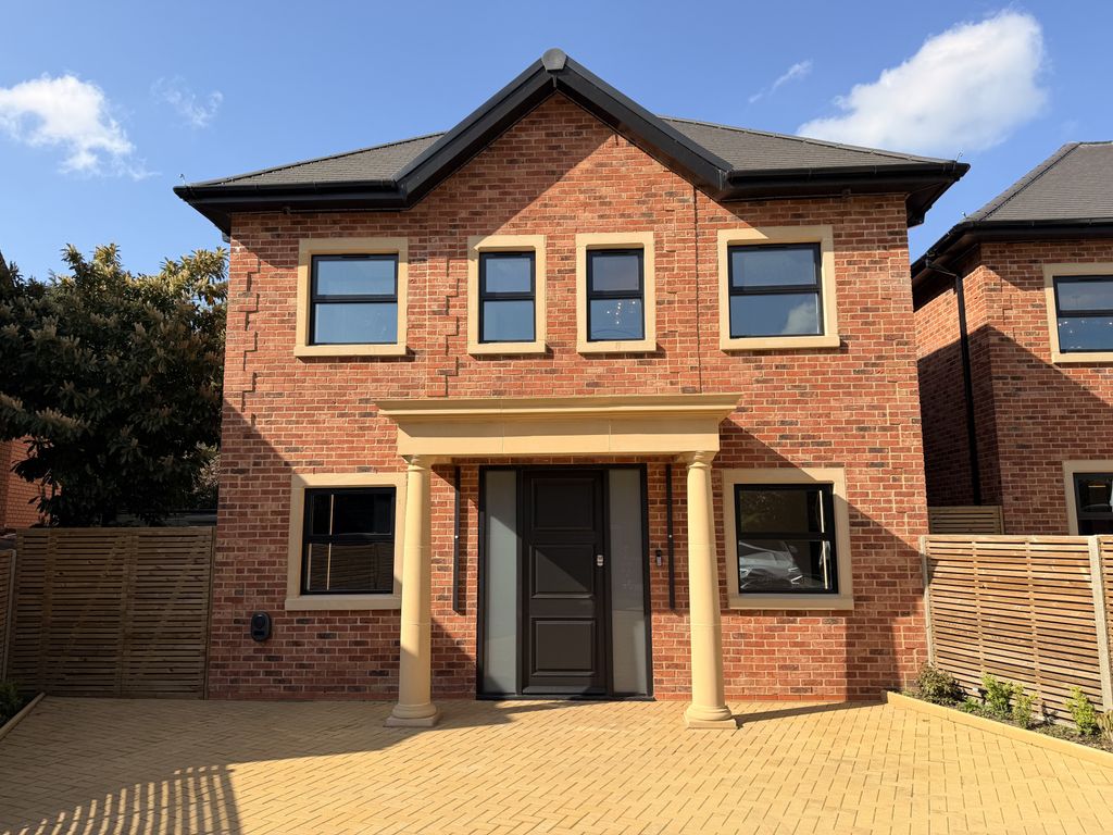 Property photo 1 of 22 5 Bed Detached House To Rent Pipers Green Lane, Edgware Ha8