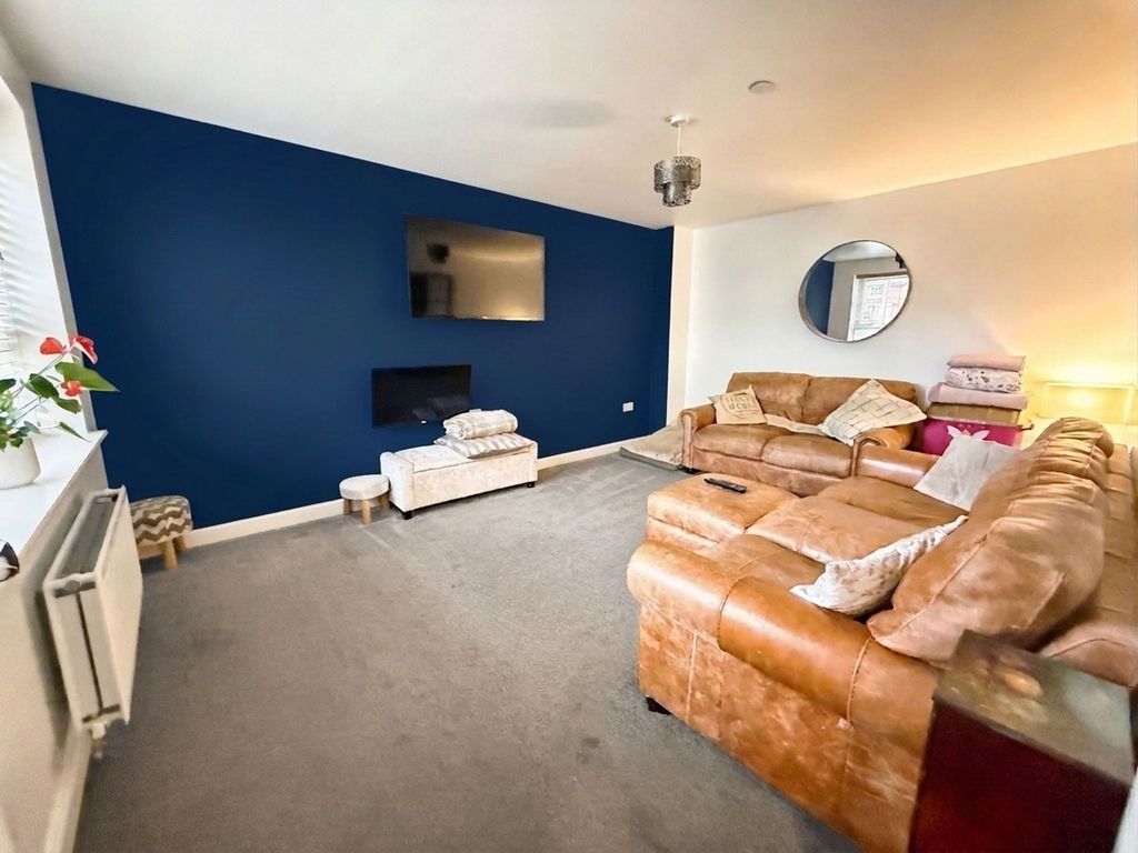 Property photo 2 of 24