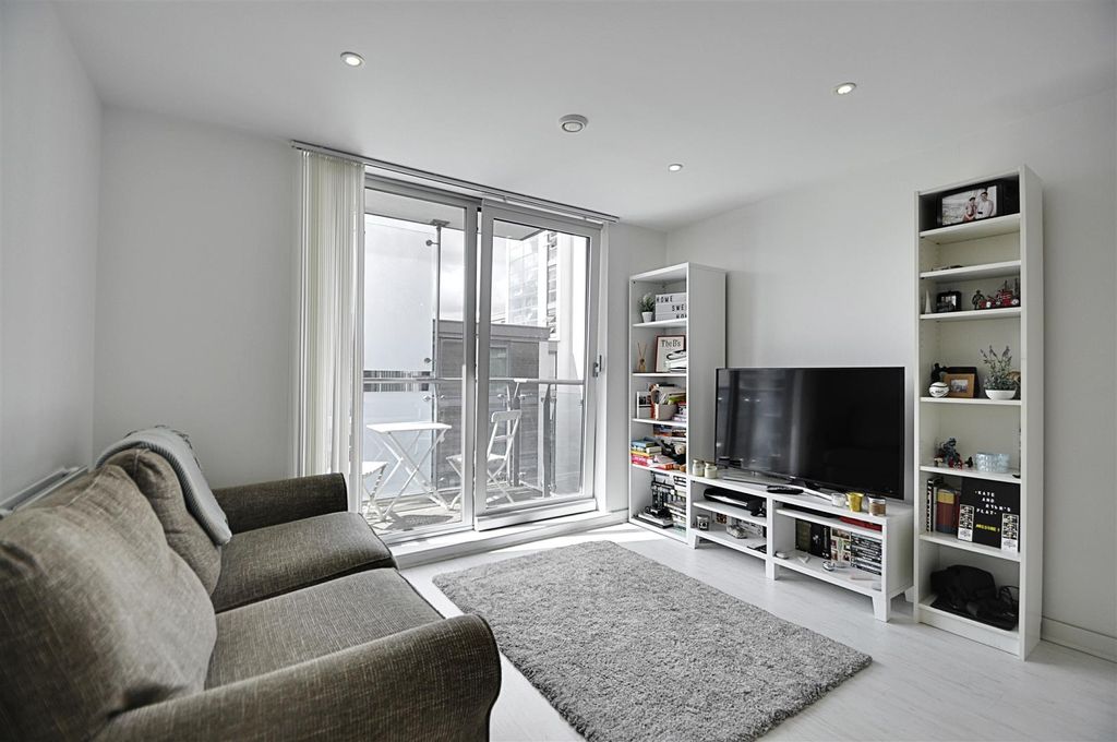 Property photo 1 of 8 1