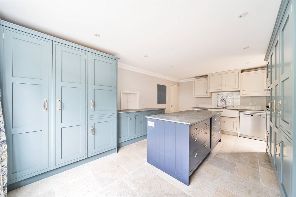 Property photo 3 of 17 Picture No. 06
