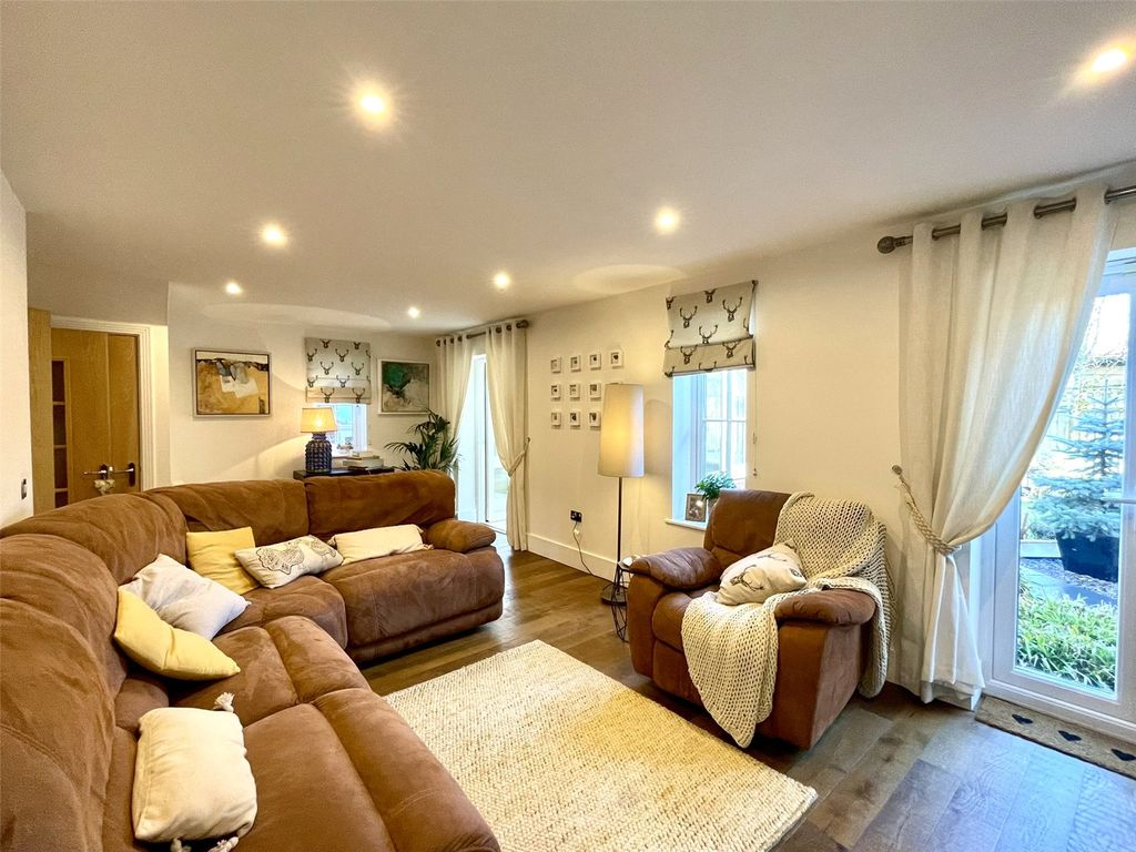 Property photo 3 of 17 Picture No. 20