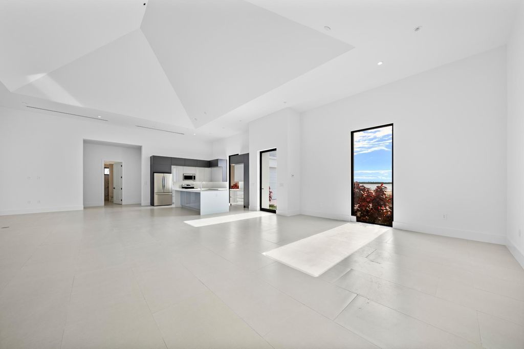 Property photo 2 of 30