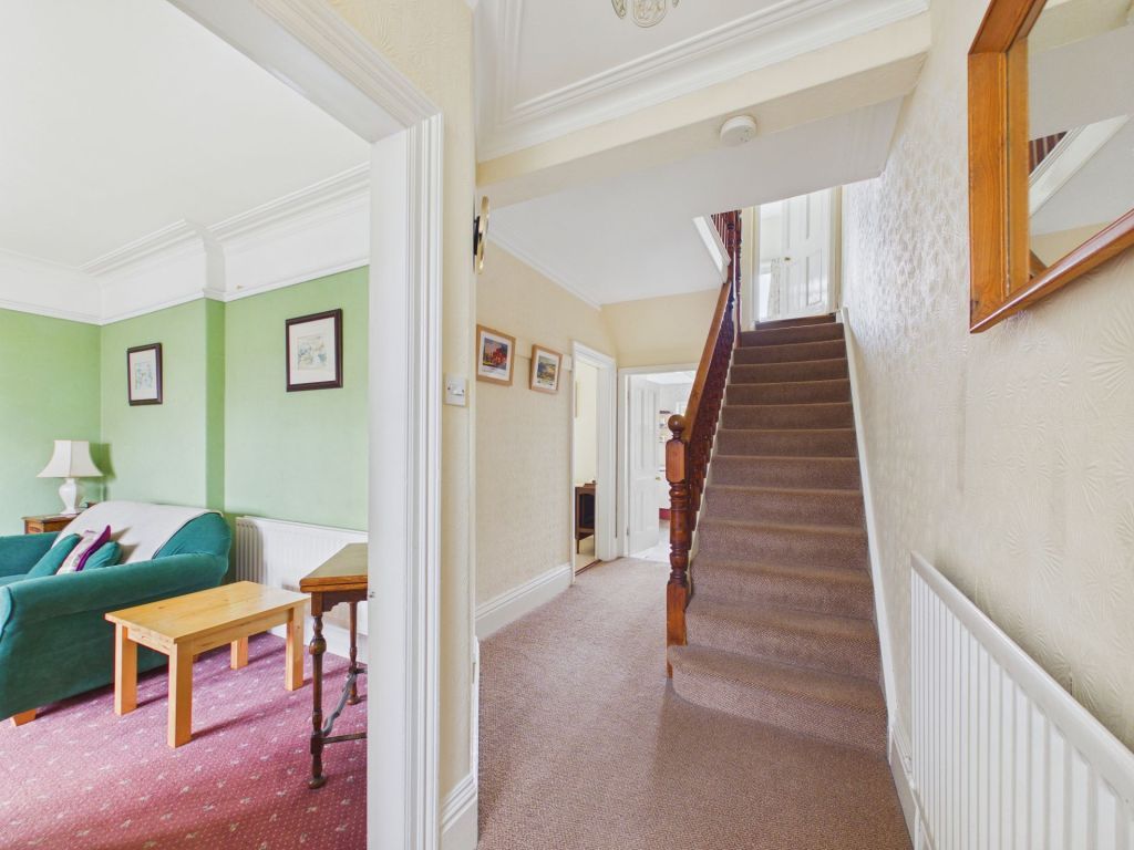 Property photo 3 of 27