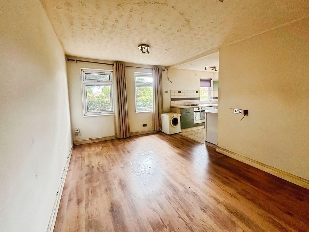 Property photo 3 of 6 Pbox-Img.Jpg