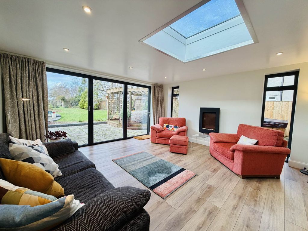 Property photo 3 of 22