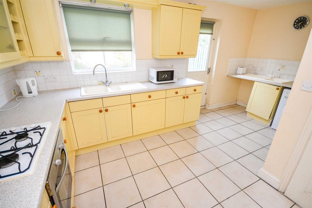 Property photo 1 of 22 Kitchen
