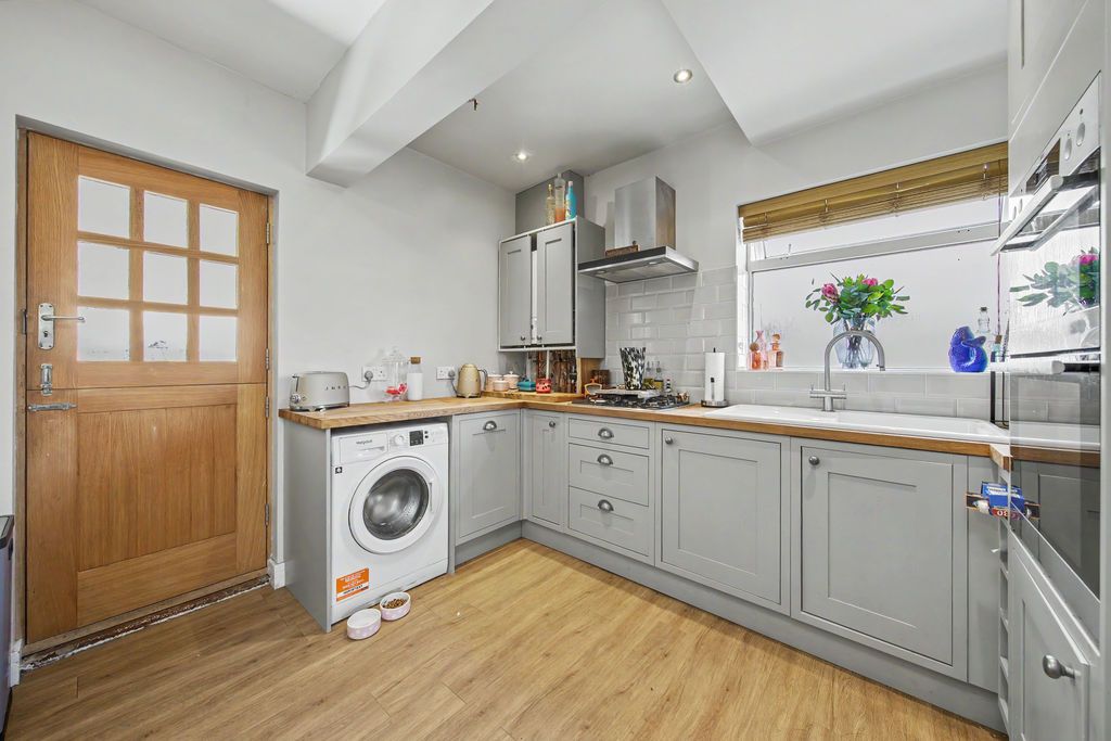 Property photo 3 of 26 Kitchen