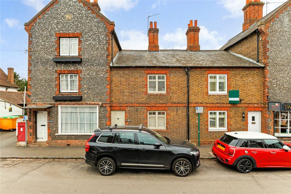 Property photo 1 of 11 Frontage