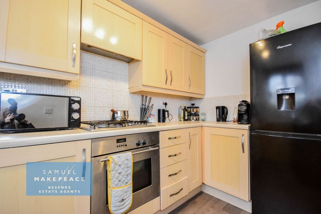 Property photo 3 of 9 Gallery