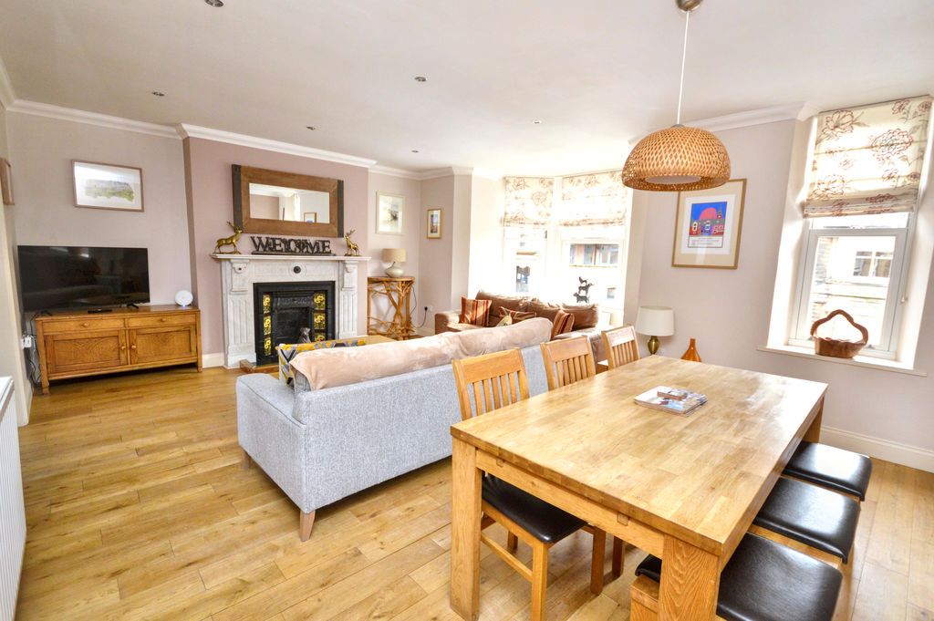 Property photo 3 of 19 Photo 8