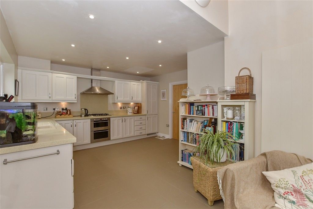Property photo 1 of 20 Kitchen