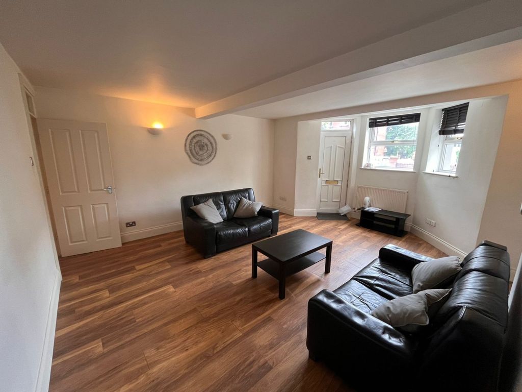 Property photo 1 of 10 Picture No. 08