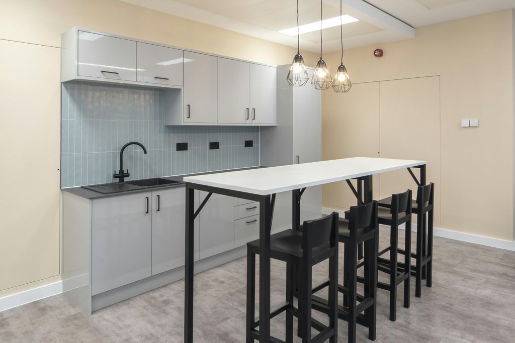Property photo 3 of 8 Bl_010.Jpg