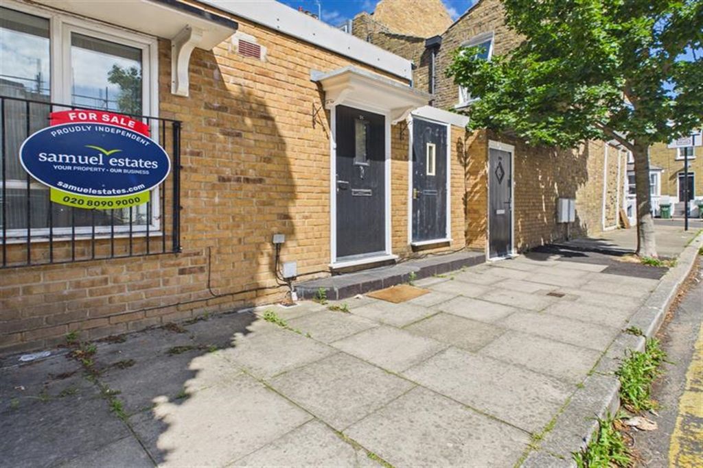 Property photo 2 of 11 External