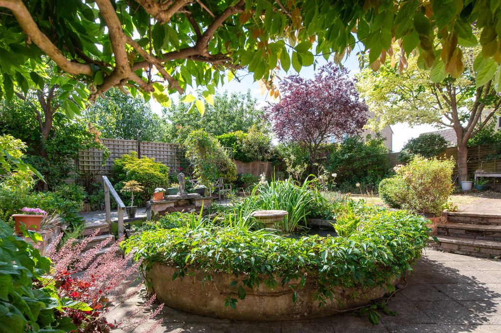 Property photo 3 of 32 Image