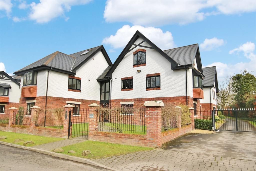 Property photo 2 of 12