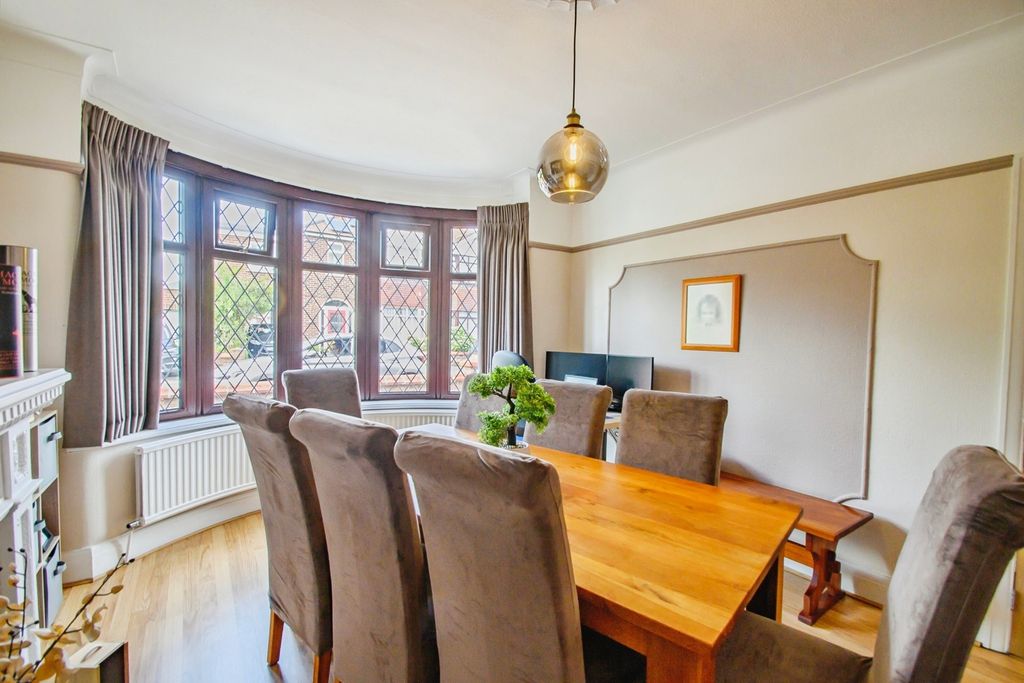 Property photo 2 of 19 Dining Room