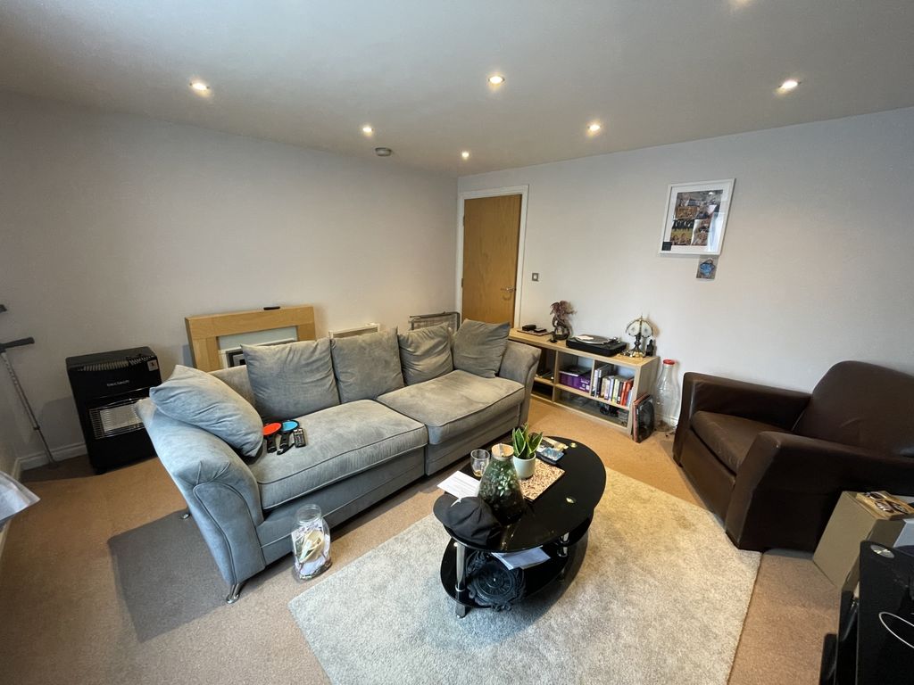 Property photo 3 of 7 Img_0940