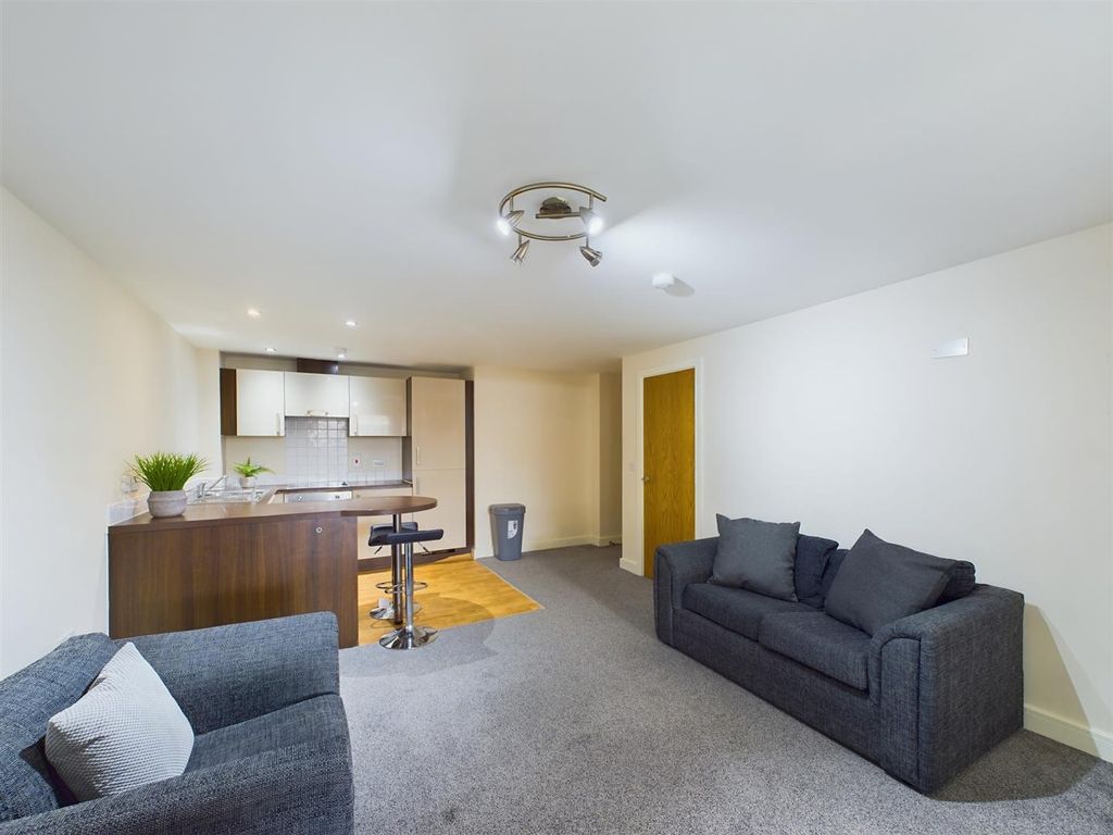 Property photo 2 of 9